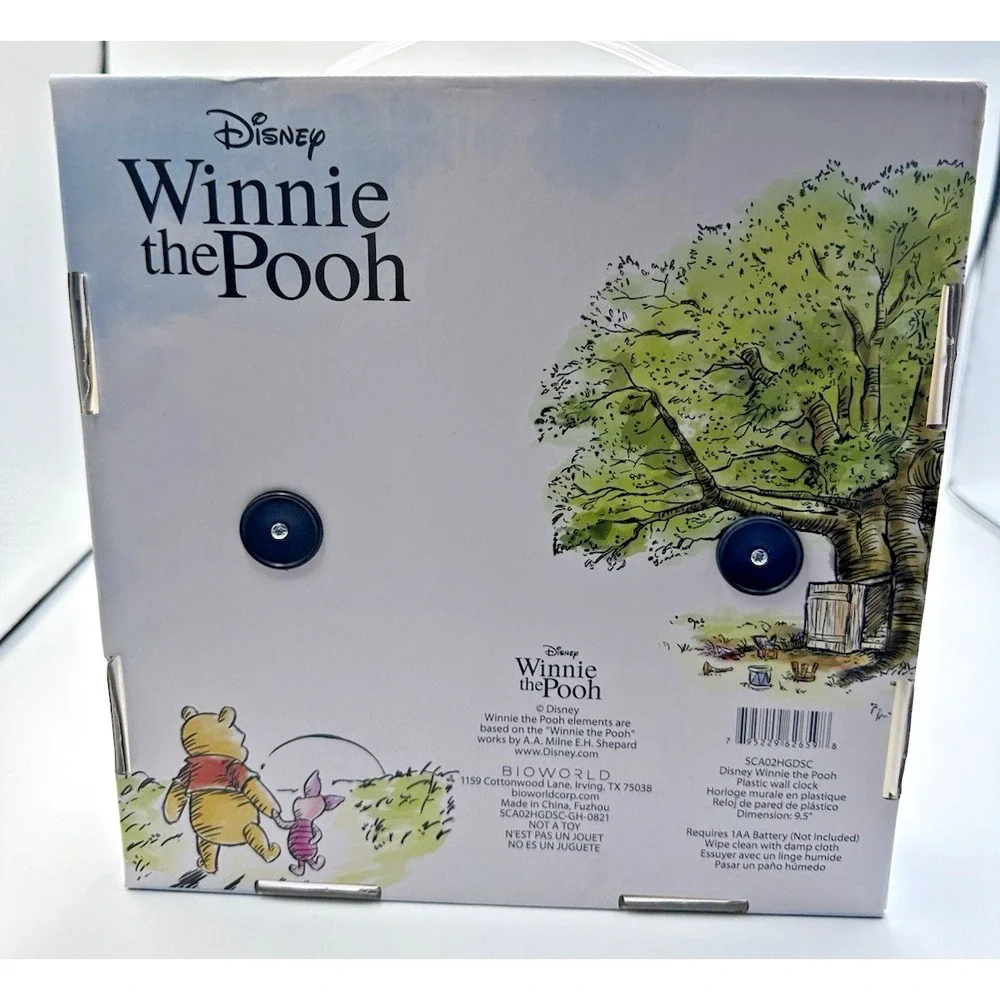 Disney Winnie The Pooh plastic wall clock 9.5